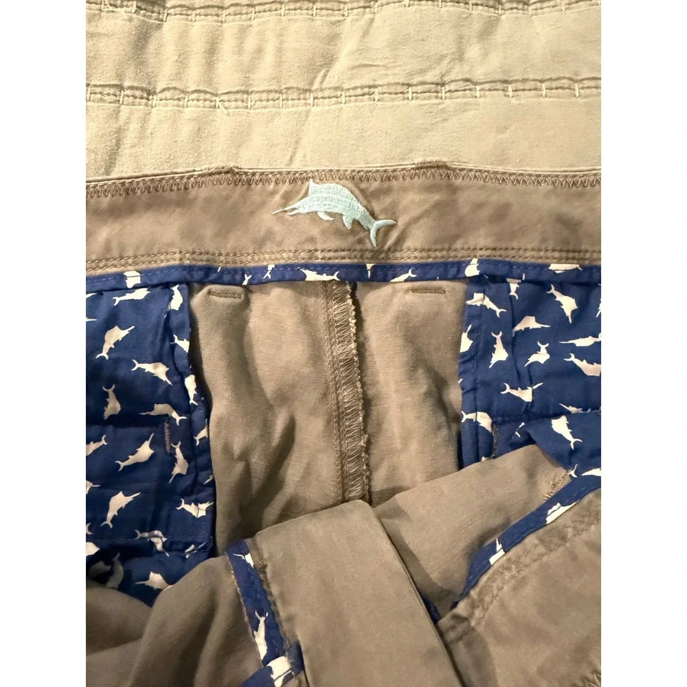 Tommy Bahama Boracay Shorts Mens 38 Gray Cotton Tencel Blend FlatFront 10 Inseam